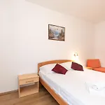 Classic Two Bedroom With Balcony And Pool * 크르크