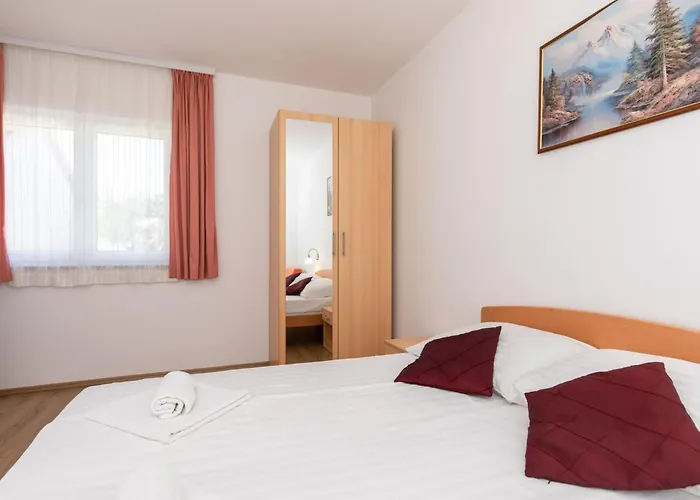 Classic Two Bedroom With Balcony And Pool Apartmán Krk Town