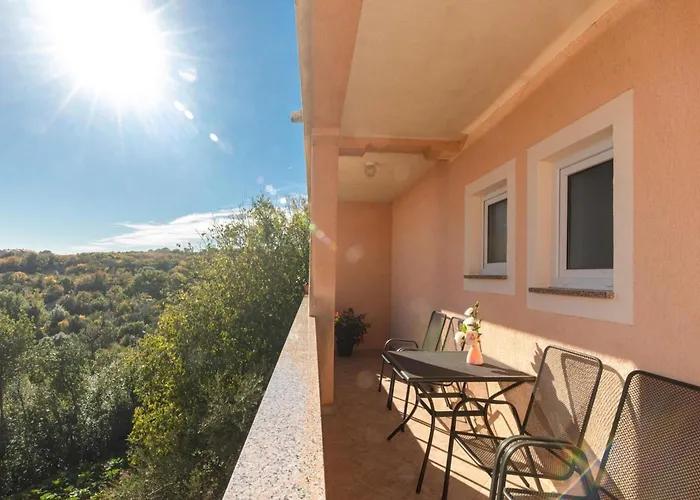 Classic Two Bedroom With Balcony And Pool Apartmán Krk Town