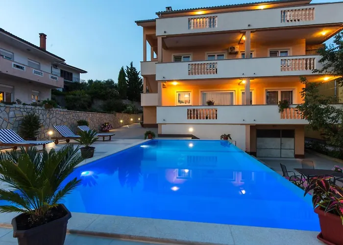 Apartmán Classic Two Bedroom With Balcony And Pool Krk Town
