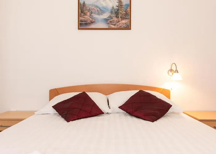 Classic Two Bedroom With Balcony And Pool Apartmán Krk Town