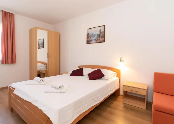 Classic Two Bedroom With Balcony And Pool * Krk Town