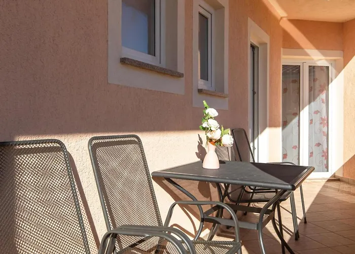 Apartmán Classic Two Bedroom With Balcony And Pool Krk Town