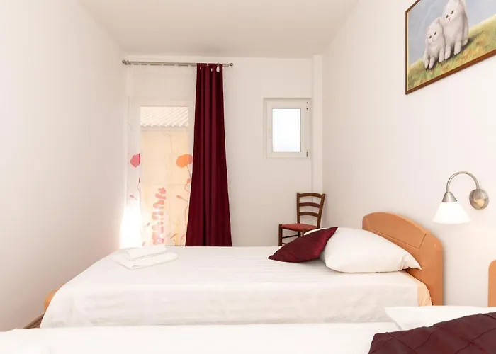 Apartmán Classic Two Bedroom With Balcony And Pool *