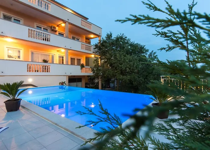 Apartmán Classic Two Bedroom With Balcony And Pool Krk Town
